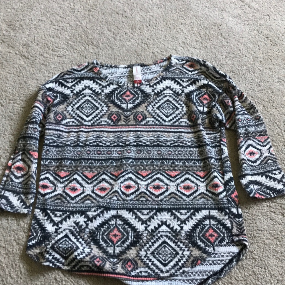 Aztec print top.